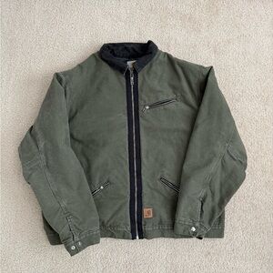 Vintage Carhartt Army
Green Sherpa Lined Detroit Jacket